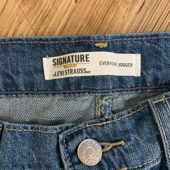 Signature Levi’s jean joggers size 27 - Picture 2 of 7
